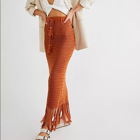 ✨ NWT! ✨ Free People Brooke Tassle Crochet Skirt - Picture 1 of 3